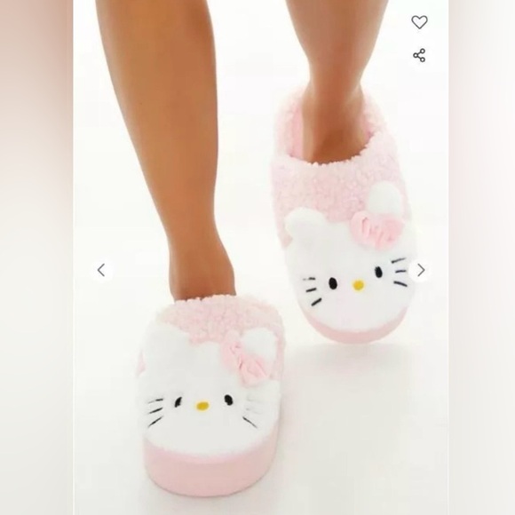 Hello Kitty Shoes - Hello Kitty x Forever 21 Slippers M Pink
Multi NWT Sanrio